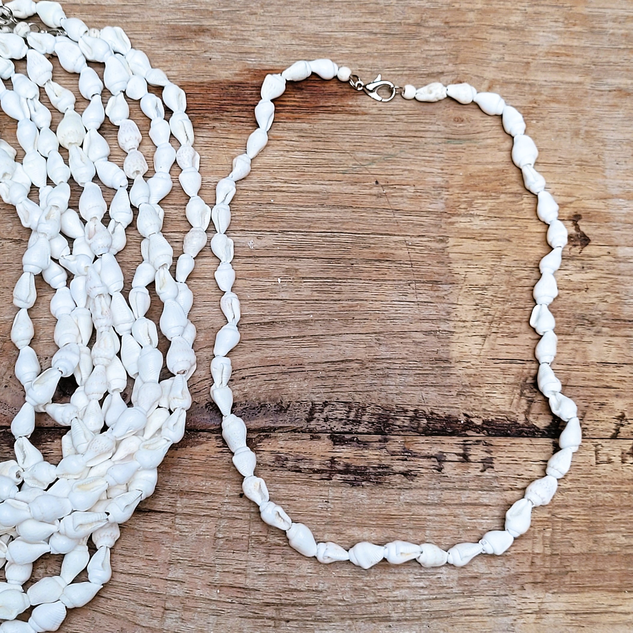 collier-coquillage-197sip-1.jpg collier coquillage – Image 1