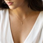 collier croix femme