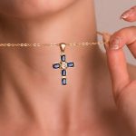 collier croix femme