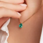 collier emeraude