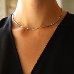 collier or blanc