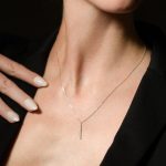 collier or blanc